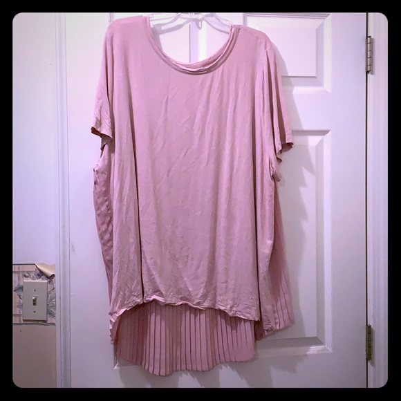 Ava & Viv Tops - Ava and Viv short sleeve rose pleated shirt